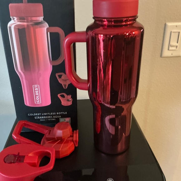 Arctic Coldest Brand Water Bottle - Picture 4 of 6